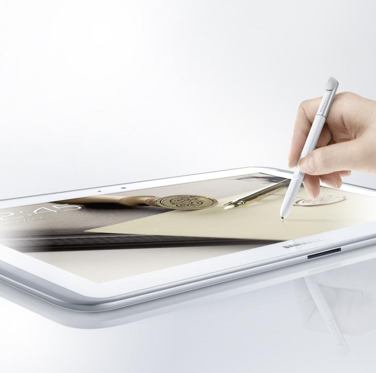 Prețul este de 599 euro pentru versiunea Wi-Fi + 3G și de 479 euro pentru versiunea Wi-Fi