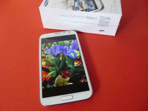 Samsung Galaxy Note II scos din cutie