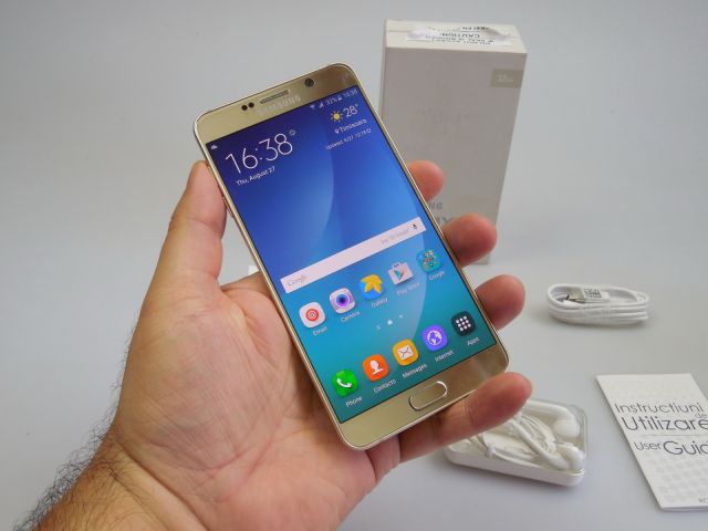 Samsung Galaxy Note 5 scos din cutie