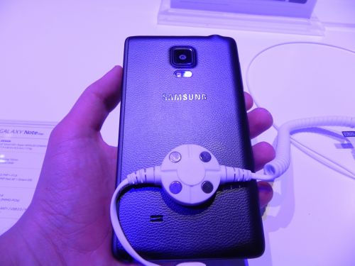 IFA 2014: Samsung Galaxy Note Edge hands on: un Note 4 diferit, dar oare În bine? (Video)