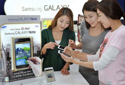 Samsung Galaxy Note pe alb - a sosit În magazine