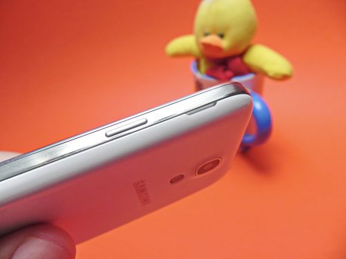 Samsung Galaxy S4 Mini din lateral