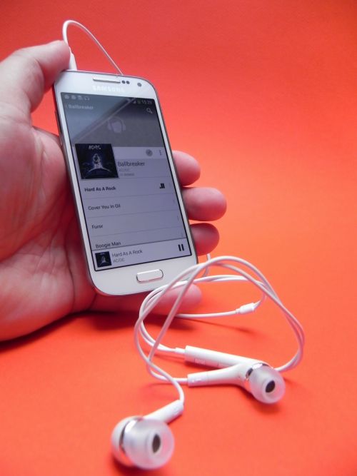 Samsung Galaxy S4 Mini pe partea audio
