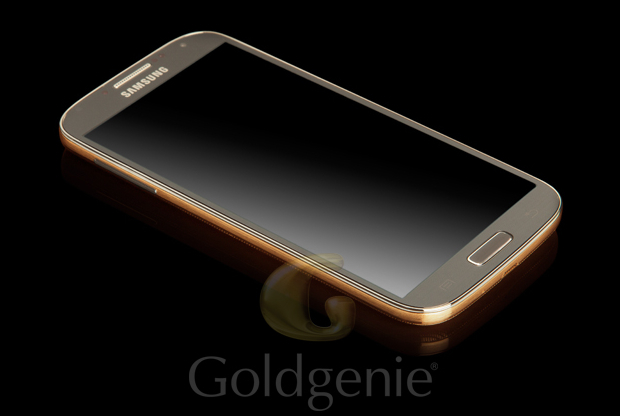 Un Samsung Galaxy S4 din aur costa aproape 2000 de euro, în versiunea Goldgenie