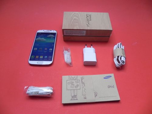 Samsung Galaxy S4 unboxing