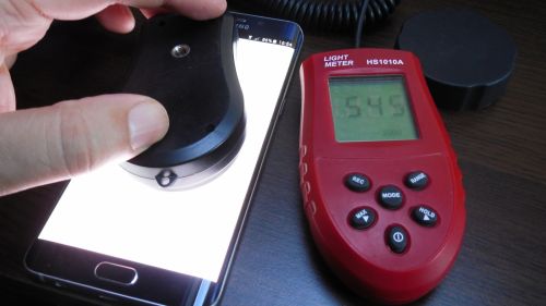 Luminozitate Samsung Galaxy S6 Edge+ la lumina camerei