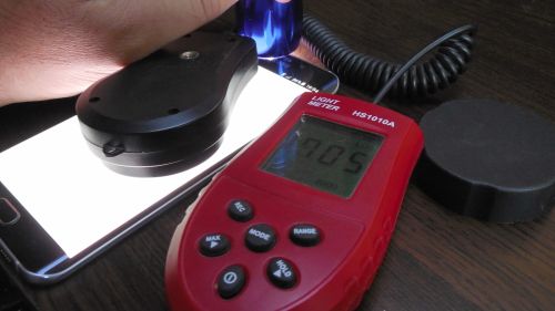 Samsung Galaxy S6 Edge+ cu ecranul expus la lumina puternica