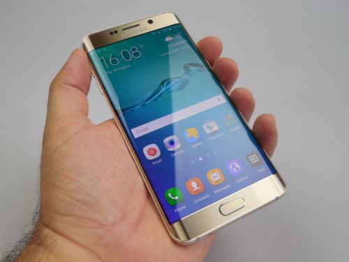 Ecranul lui Samsung Galaxy S6 Edge+