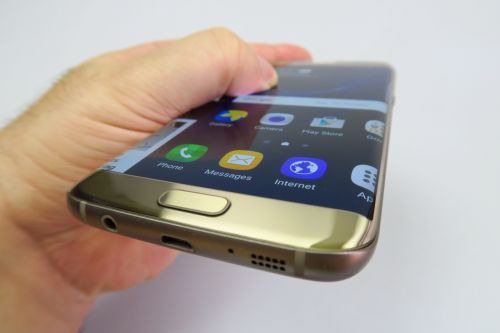 Samsung Galaxy S7 Edge Review: a şaptea minune a lumii smartphone... plus/minus o iluzie optică (Video)