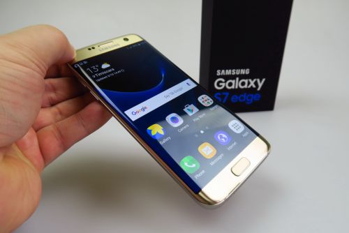 Samsung Galaxy S7 Edge scos din cutie