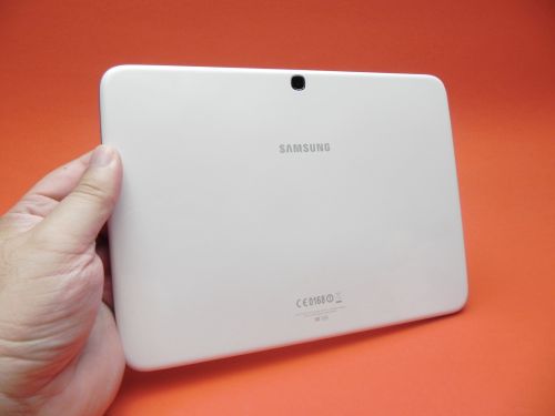Spatele tabletei Samsung Galaxy Tab 3 10.1