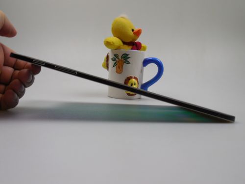 Grosimea lui Samsung Galaxy Tab S2 9.7