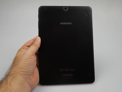 Samsung Galaxy Tab S2 9.7 privit din spate