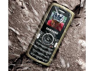 Samsung: Samsung anunta telefonul M110 Solid