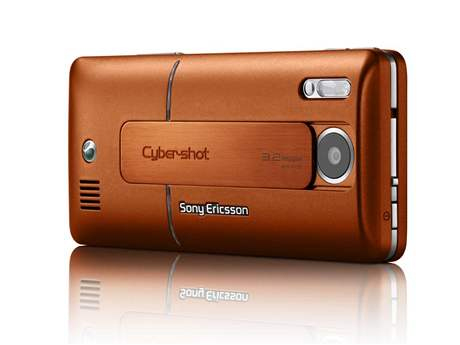 Sony Ericsson: Sony Ericsson isi schimba culoarea dar naravul ba