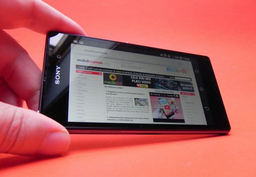 Sony Xperia Z1 Review: un cameraphone Android foarte bun, dar nimic mai mult de atât (Video)