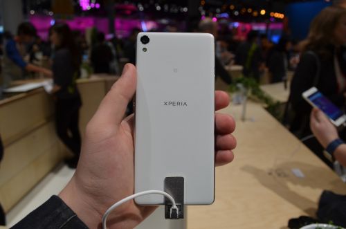 Sony Xperia XA din spate