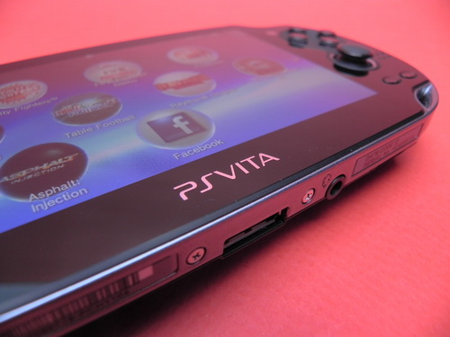 Facebook pe Sony PS Vita