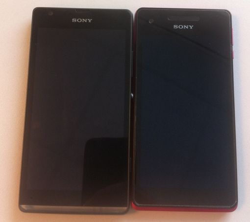 Sony Xperia SP surprins În noi imagini hands on, comparație cu Xperia V