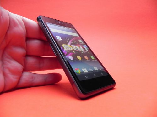 Sony Xperia Z1 Compact Review: cel mai bine dotat mini, cu o cameră la nivelul lui Z1 (Video)