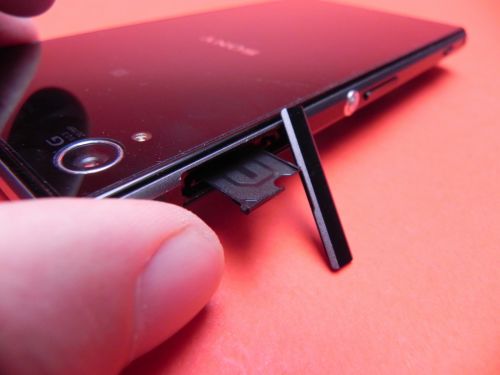 Sony Xperia Z1 Review: un cameraphone Android foarte bun, dar nimic mai mult de atât (Video)