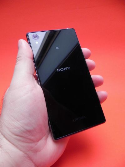 Sony Xperia Z1 - partea spate