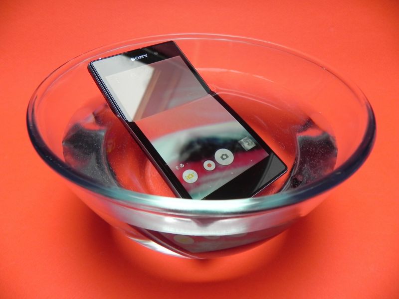 Sony Xperia Z1 Review: un cameraphone Android foarte bun, dar nimic mai mult de atât (Video)