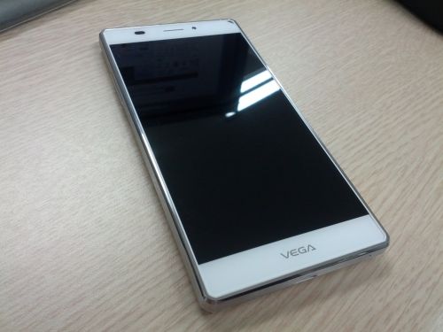 Pantech VEGA Iron