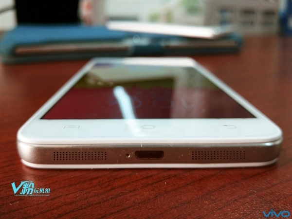 Phablet-ul Vivo Xplay 5S se afișează În imagini live; acesta aduce și un scanner pentru amprente