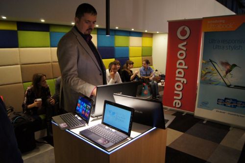 Declarațiile Microsoft, Intel, ASUS, Vodafone