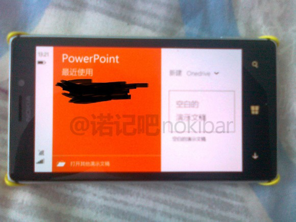 Windows 10 surprins pe Lumia 925, cu tile-uri transparente