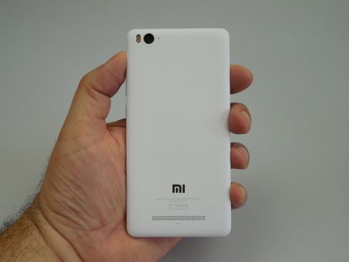 Xiaomi Mi 4i privit din spate