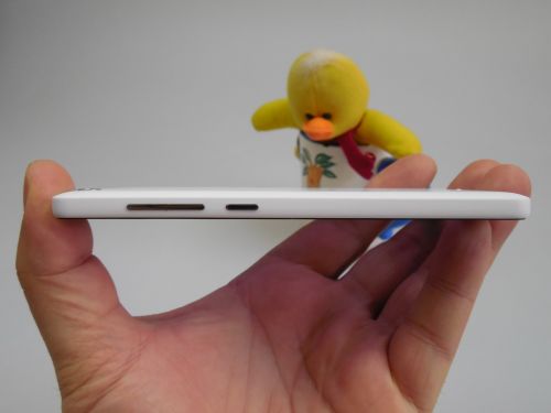 Xiaomi Mi 4i privit din lateral