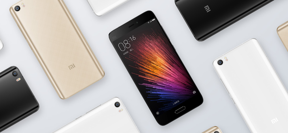 MWC 2016: Xiaomi Mi 5 anunţat oficial - vine cu procesor Snapdragon 820, 4 GB RAM, display cu sticlă 3D şi muchii curbate în spate