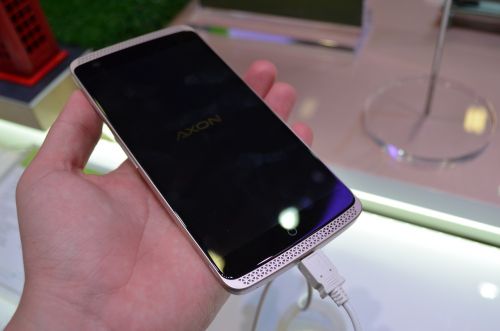 IFA 2015: ZTE Axon Elite hands-on