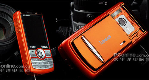 Gadgets: Lensas F2218, telefonul cu camera de 8 megapixeli