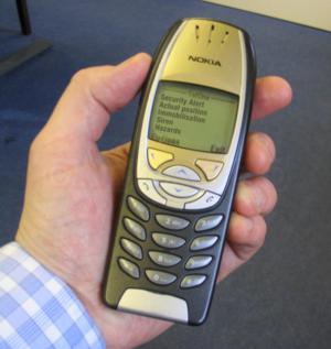 Diverse Stiri: SMS-urile te ucid, nu telefoanele in stil