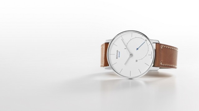 Withings Activite Pop este un fitness tracker care arată ca un ceas old school