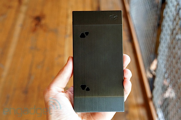 Un proiect eșuat Într-un soi de Kickstarter revine la viață sub formă de telefon În China (Video)
