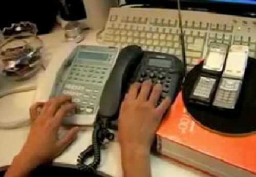 Simfonie cantata la telefoane