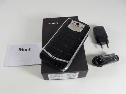 iHunt X200 Unboxing: un telefon rezistent la şocuri şi intemperii, cu design robust şi elegant (Video)