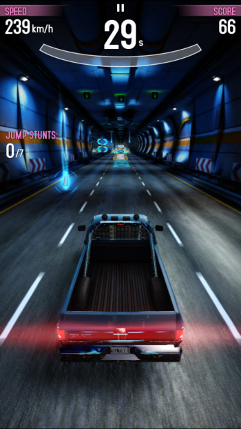 Asphalt Overdrive Review (iPhone 6 Plus): endless runner cu supermasini, repetitiv dar distractiv (Video)