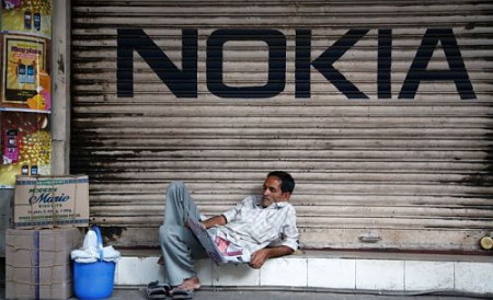Nokia nerecomandată pentru investiţii după ratingul scăzut de agenţia Fitch