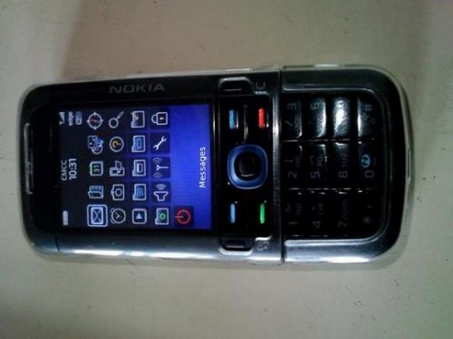 Nokia 5700 ruleaza BlackBerry 8220 4.6 OS