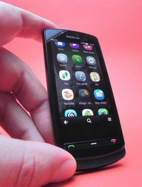 Review Nokia 700
