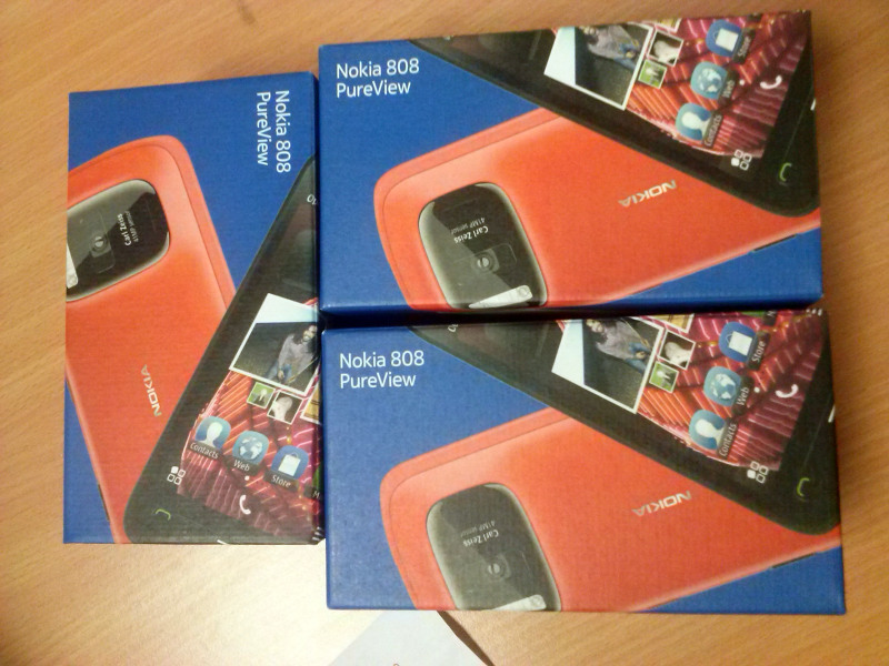 Nokia 808 PureView va intra la vânzare În zilele următoare - scos din cutie În Asia