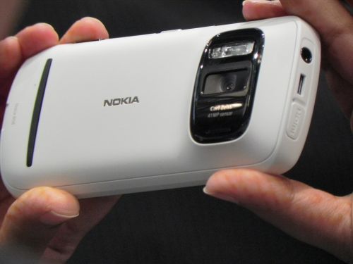 Nokia 808 PureView preview