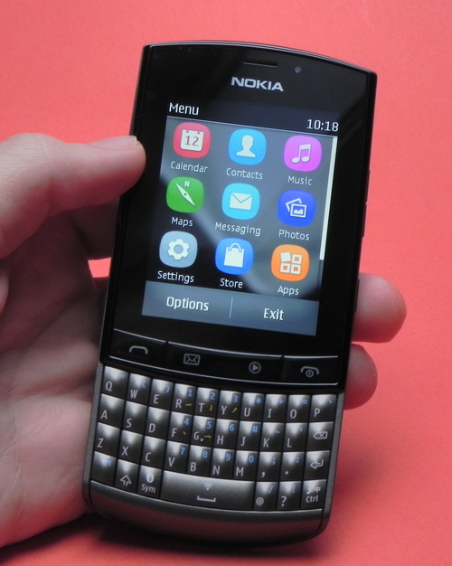 Nokia Asha 303 - partea frontala