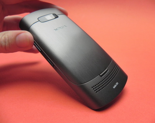 Nokia Asha 303 spate