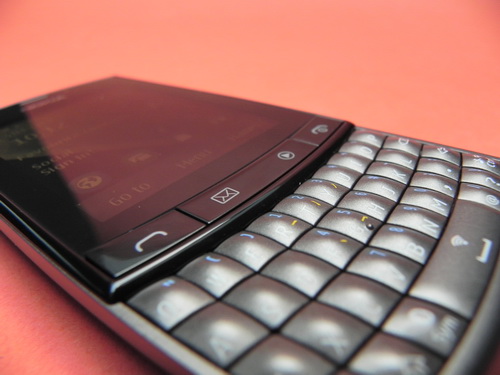 Nokia Asha 303 - tastatura qwerty